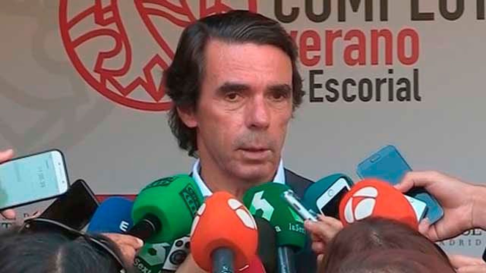 Aznar pide a Santamaría y Casado que sean "conscientes"  de que hay que refundar para un PP "integrado y fuerte"