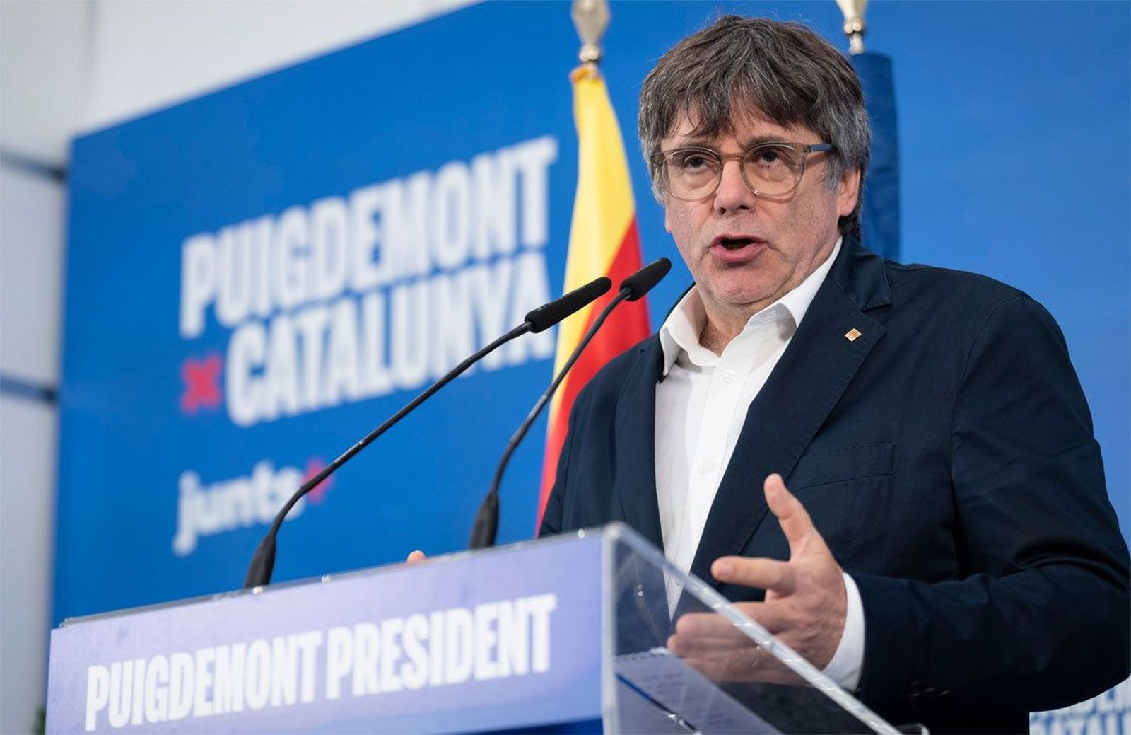 Puigdemont critica que el PSOE descalifique su posible investidura y le recuerda que Sánchez perdió las elecciones