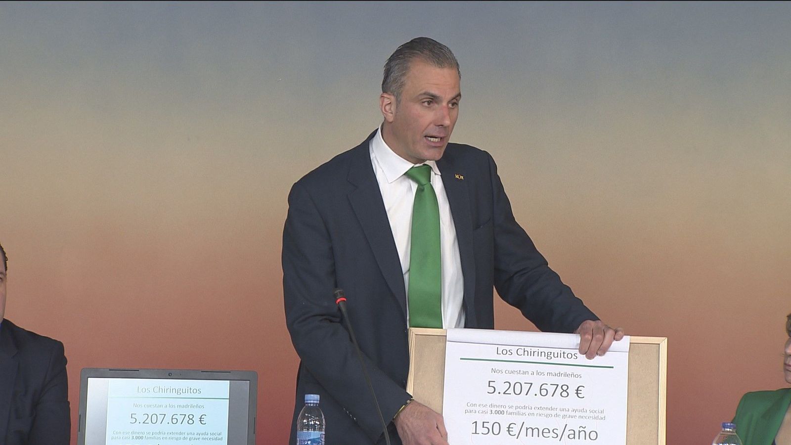 Vox apoyará los presupuestos del Ayuntamiento de Madrid si "convierten en ayuda social" el 1% de "chiringuitos"