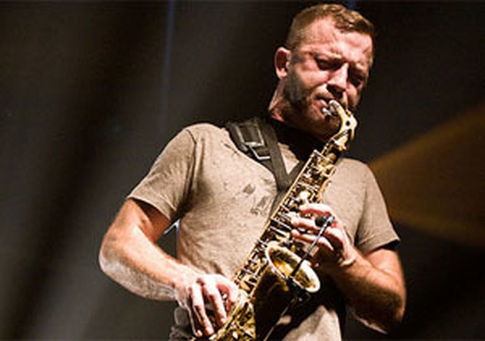 El saxofonista Colin Stetson