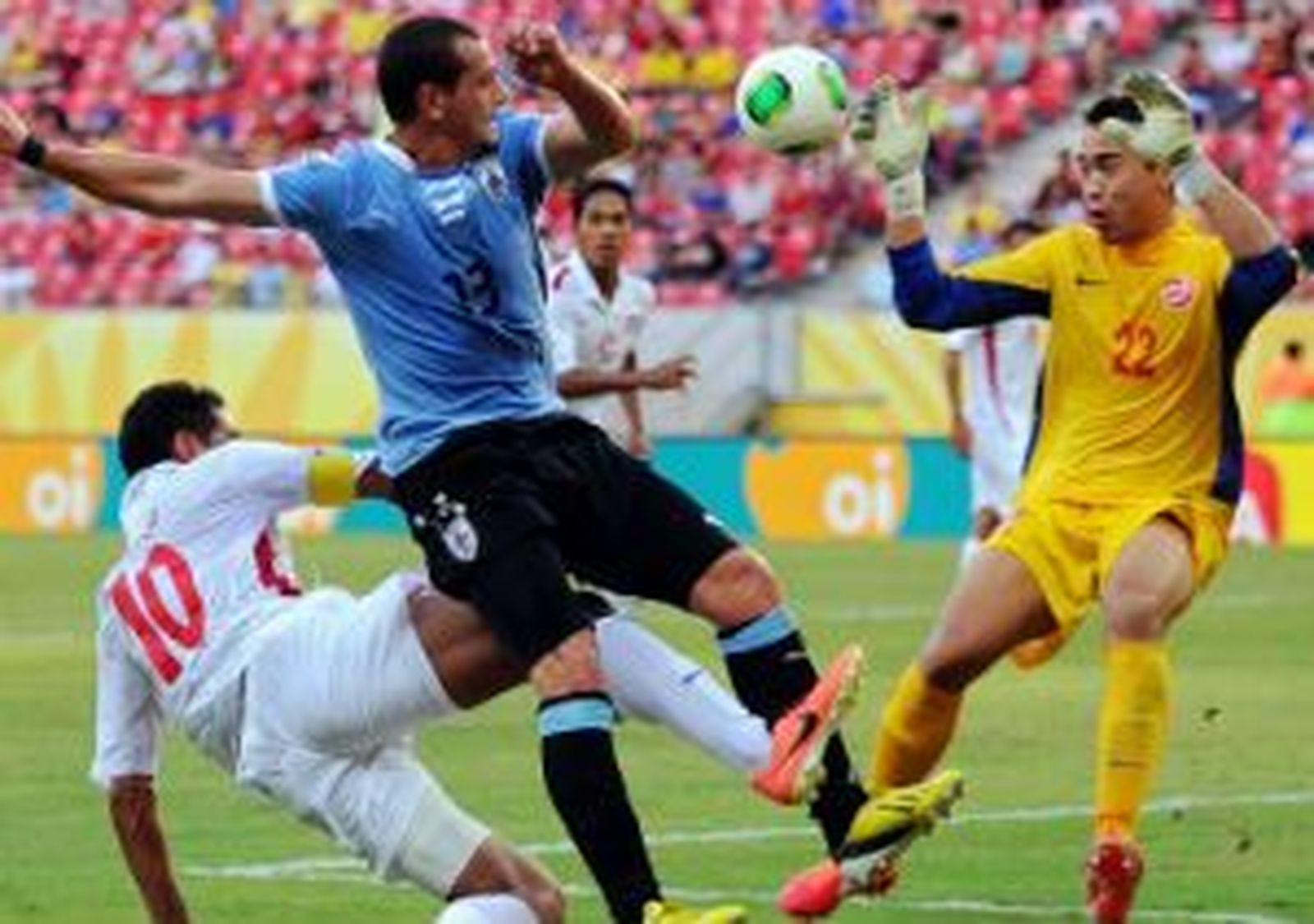 Uruguay golea a Tahití