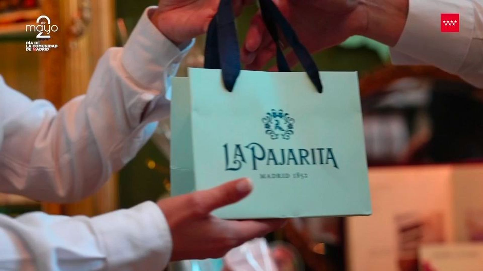 La pajarita, símbolo del comercio madrileño, Gran Cruz de la Orden del 2 de Mayo