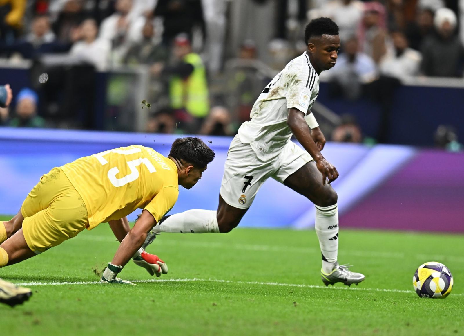 Vinicius ante el Pachuca