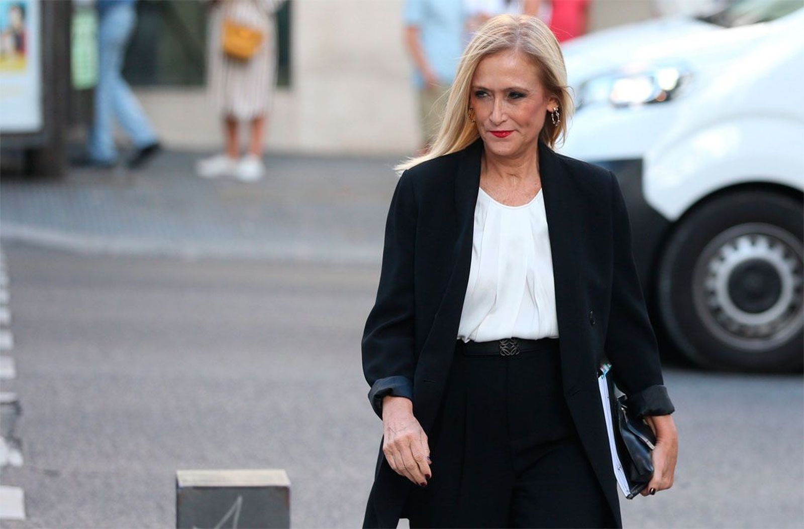 El juez interrumpe la declaración de Cifuentes porque se oía en la sala de prensa