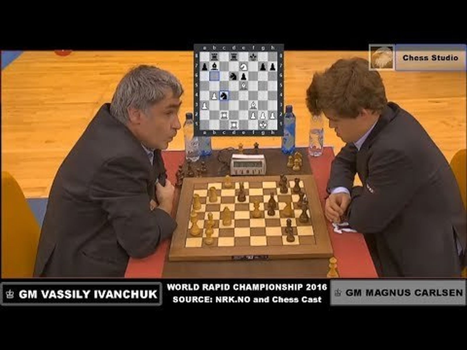 Ivanchuk (izquierda) y Carlsen, durante el Campeonato del Mundo de 2016