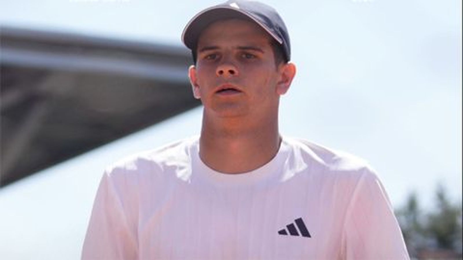 Rafa Jódar arrasa a Kovacevic en su debut en Roland Garros