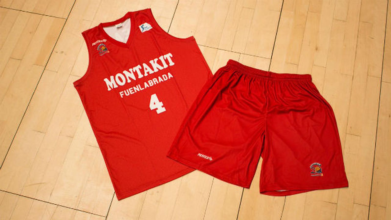 equipacion_fuenlabrada1907_1.jpg