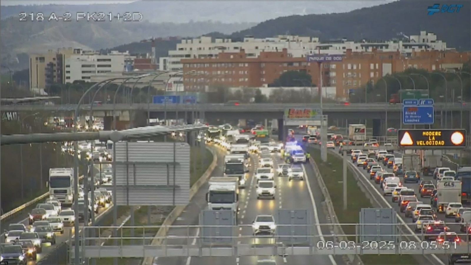La lluvia y varios accidentes complican el tráfico en Madrid este jueves