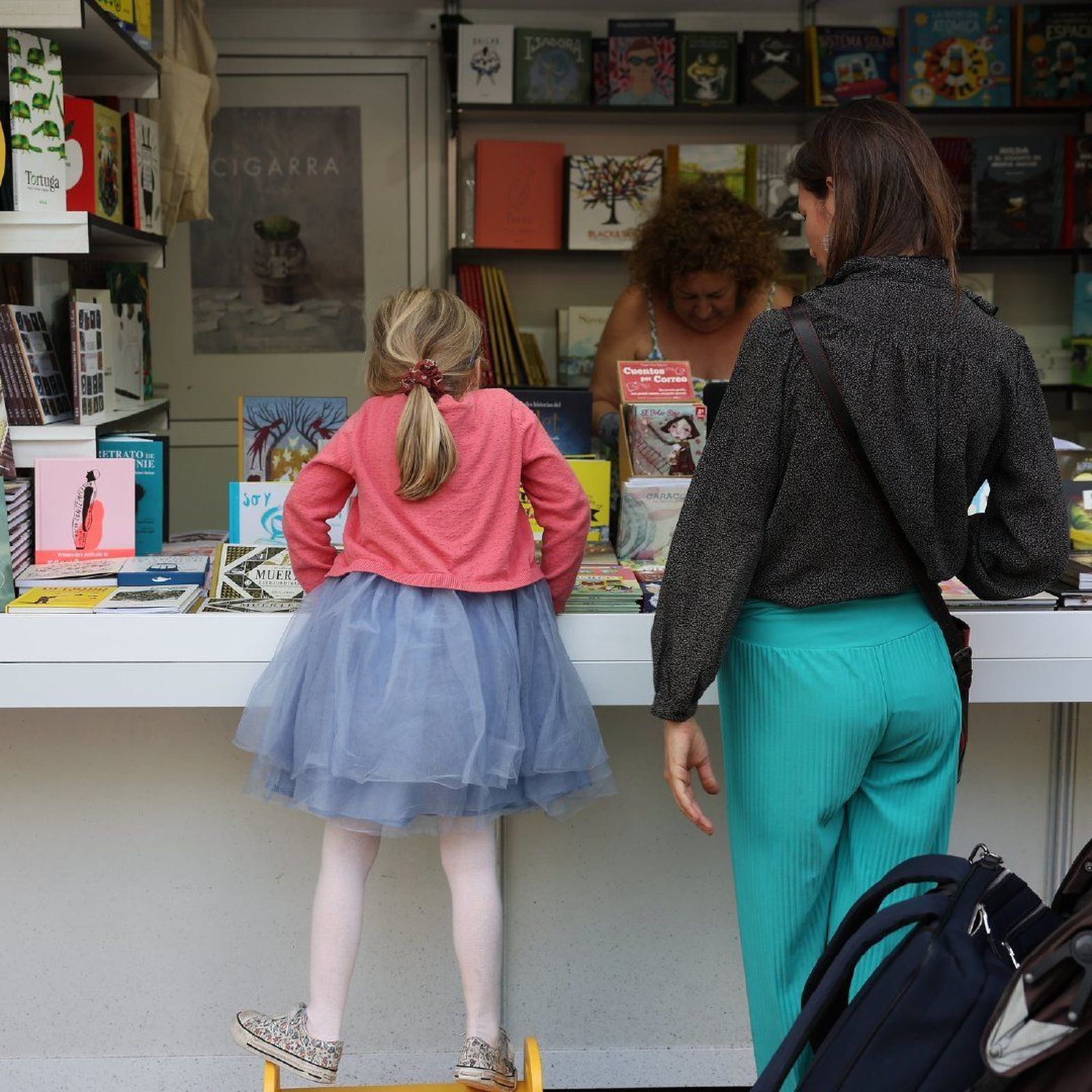 Madrid lee bajo el resplandor de 'La Gran Manzana' en la 84ª edición de la Feria del Libro
