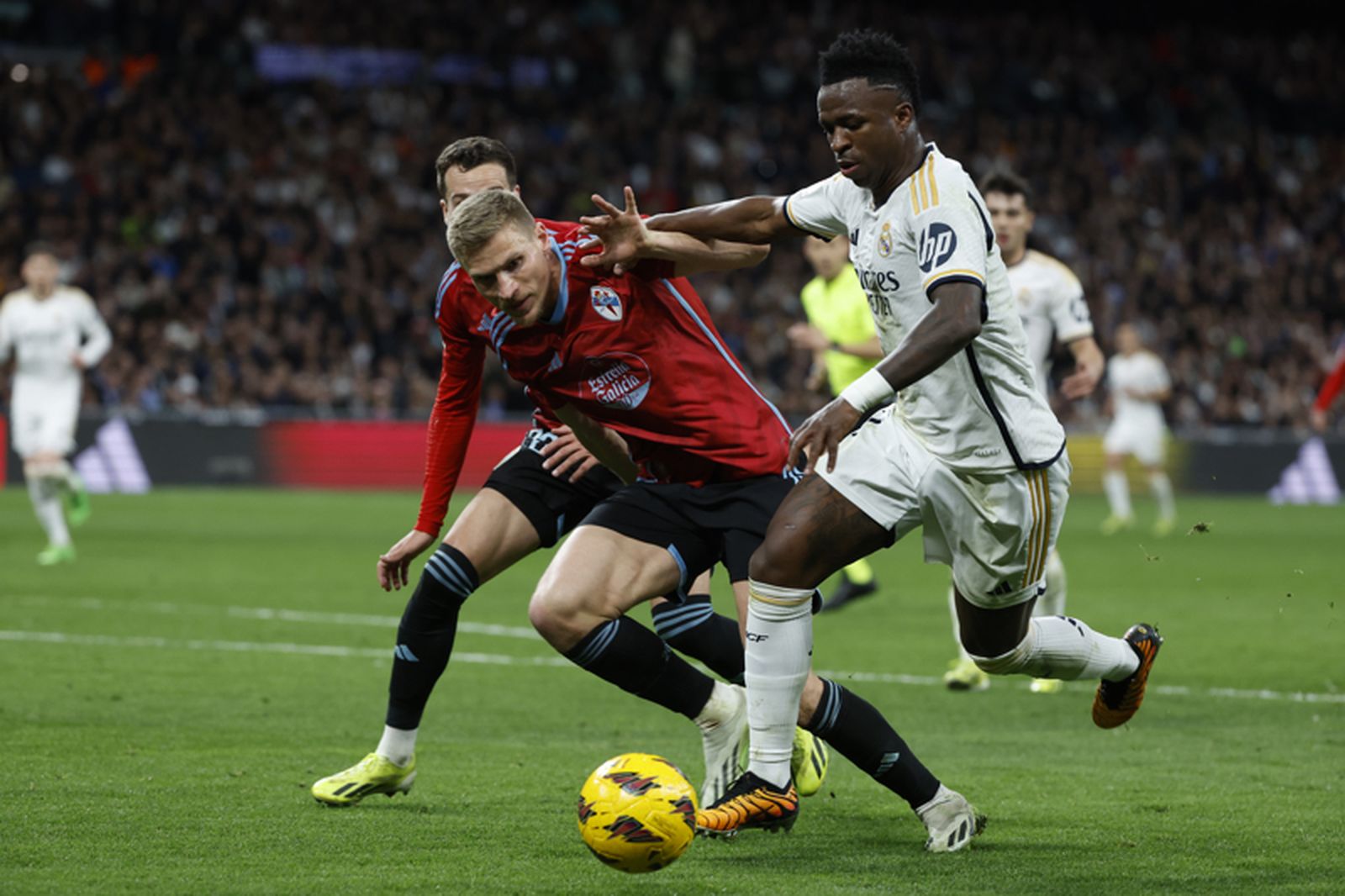 Vinicus ante el Celta