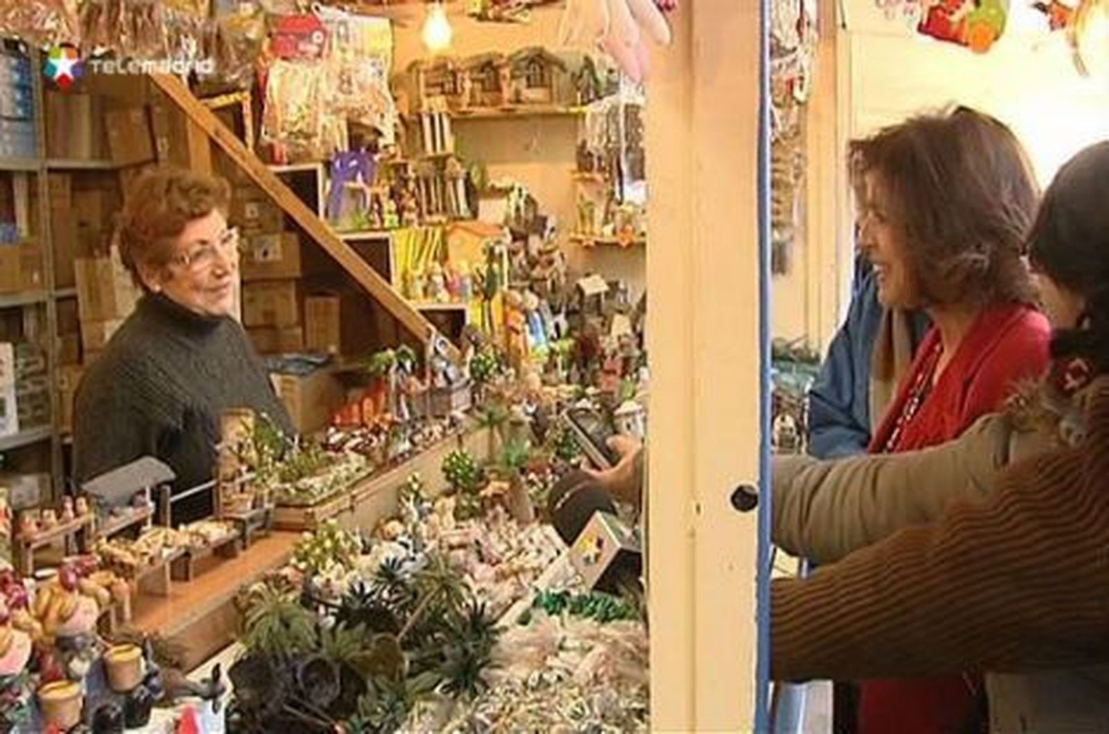 Botella muestra su apoyo a comerciantes y hosteleros madrileños