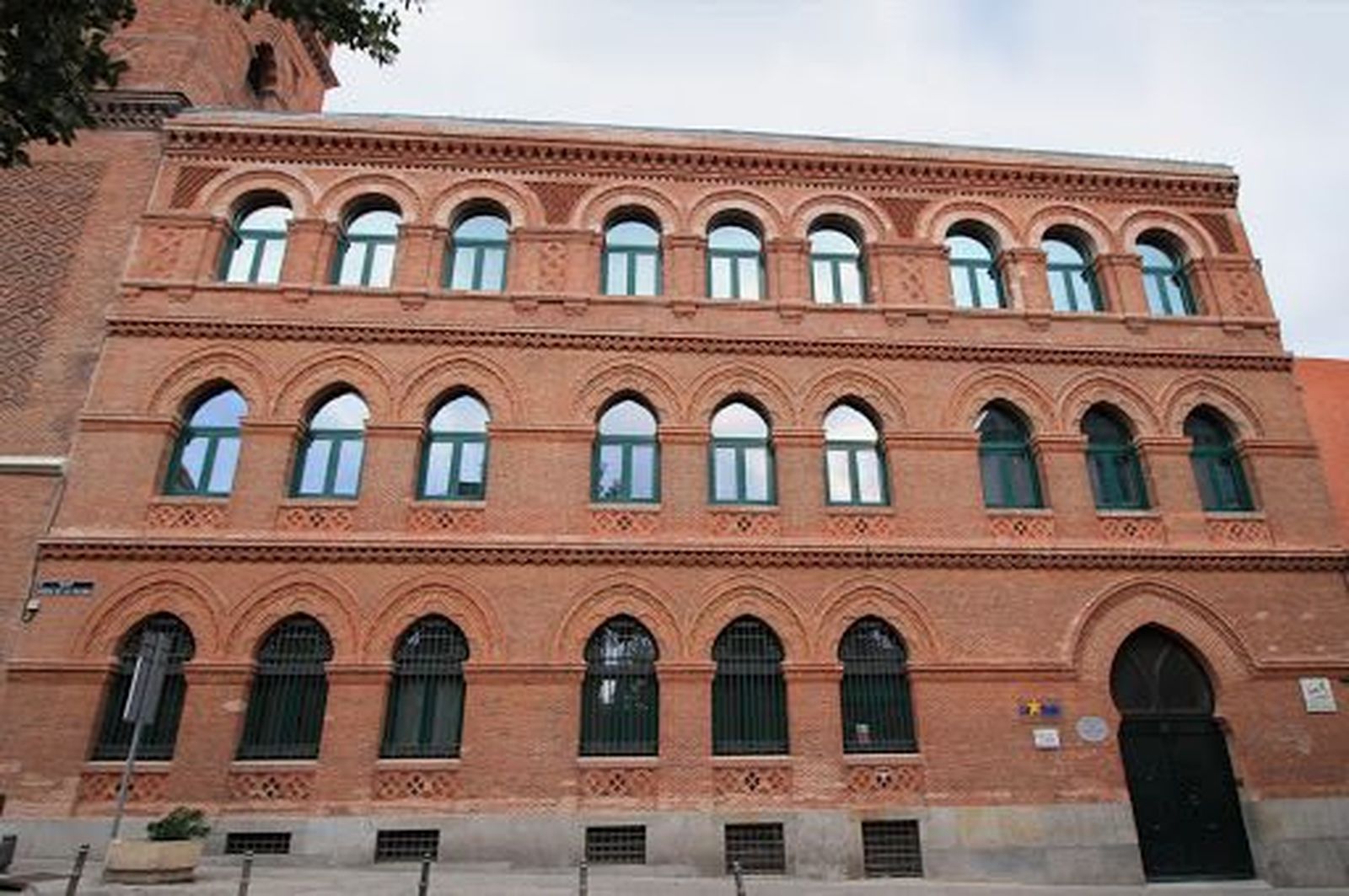 Ningún alumno del colegio La Salle resulta herido en la explosión de Puerta de Toledo