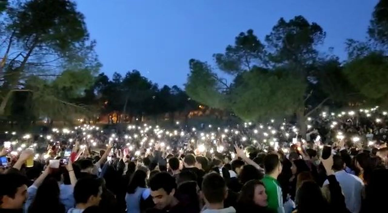 Vuelven los macrobotellones a la Universidad Complutense