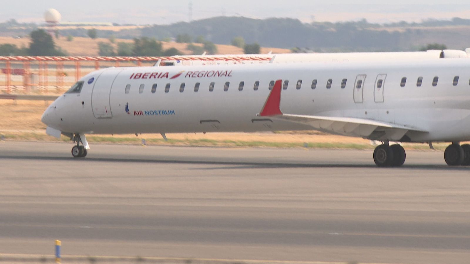 Avión de Iberia en una pista en el aeropuerto Adolfo Suárez Madrid-Barajas