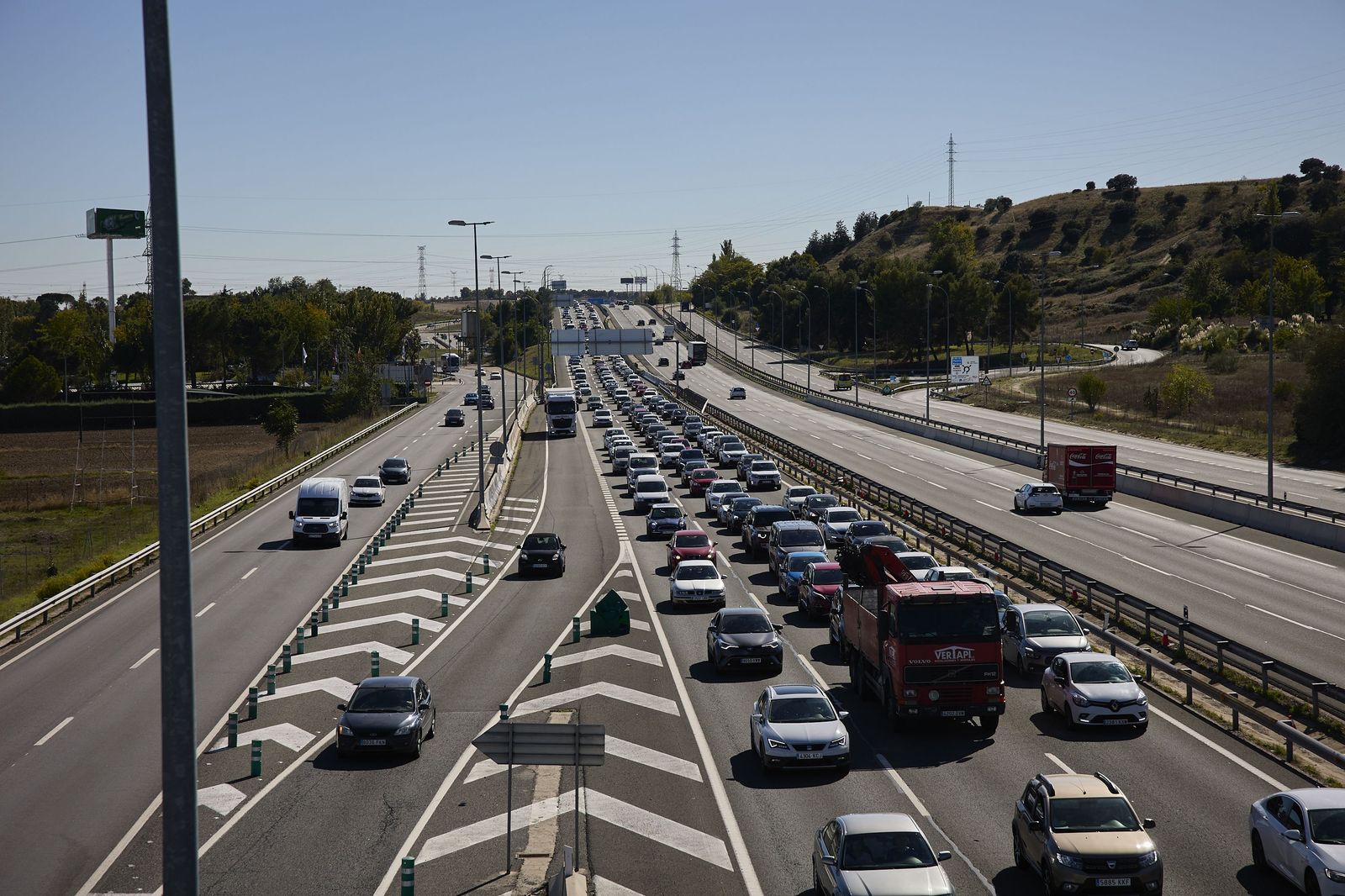 El presidente de Automovilistas Europeos: "Hace falta conocer mejor las normas de tráfico y mejorar las infraestructuras"