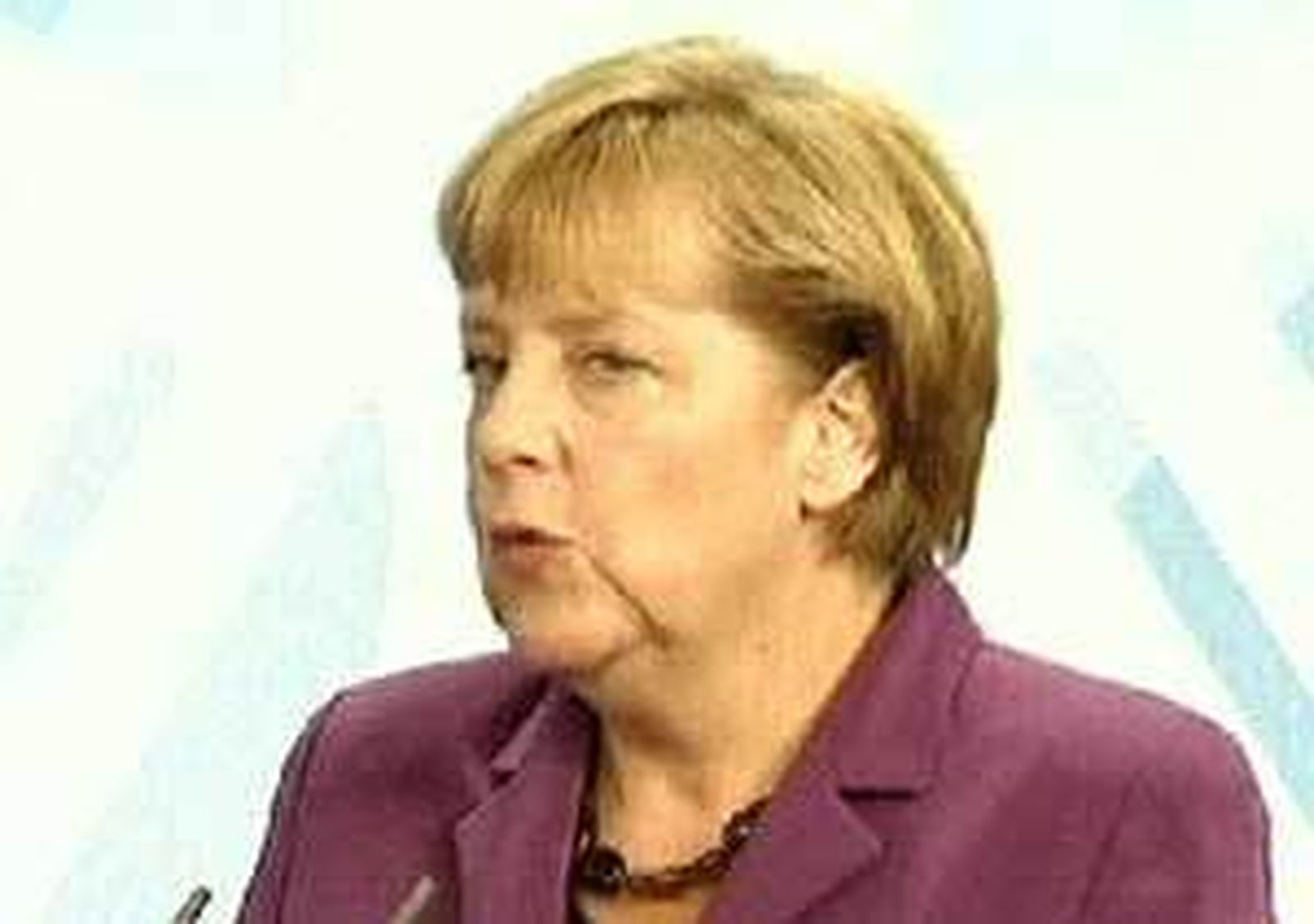 Angela Merkel se opone a la emisión de eurobonos