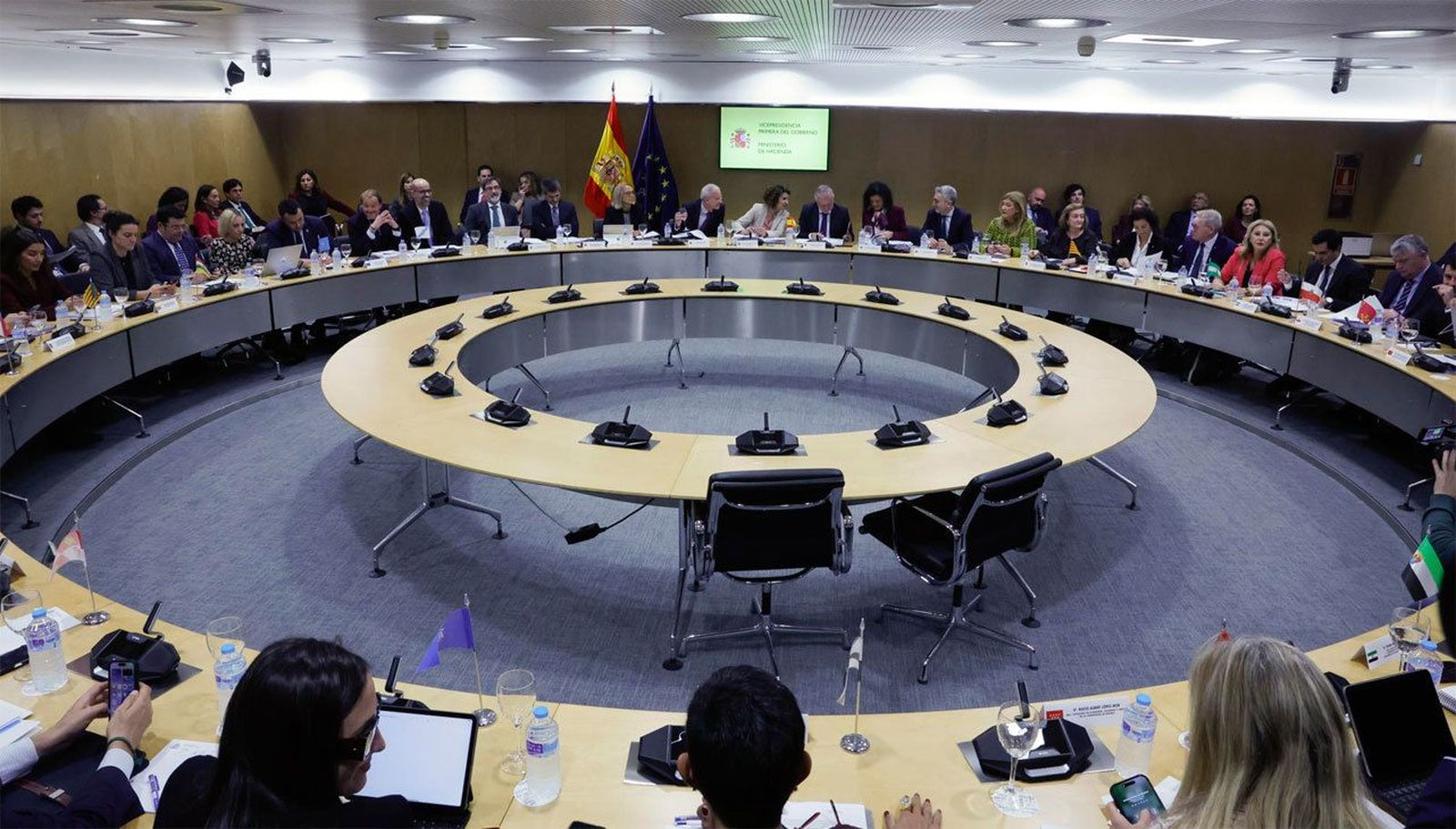 El PP tacha la reunión con Montero de "paripé" porque no habrá Presupuestos