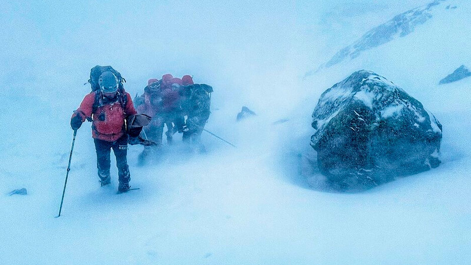 Bomberos de la Comunidad de Madrid y el GREIM de la Guardia Civil rescatan a dos excursionistas en Peñalara