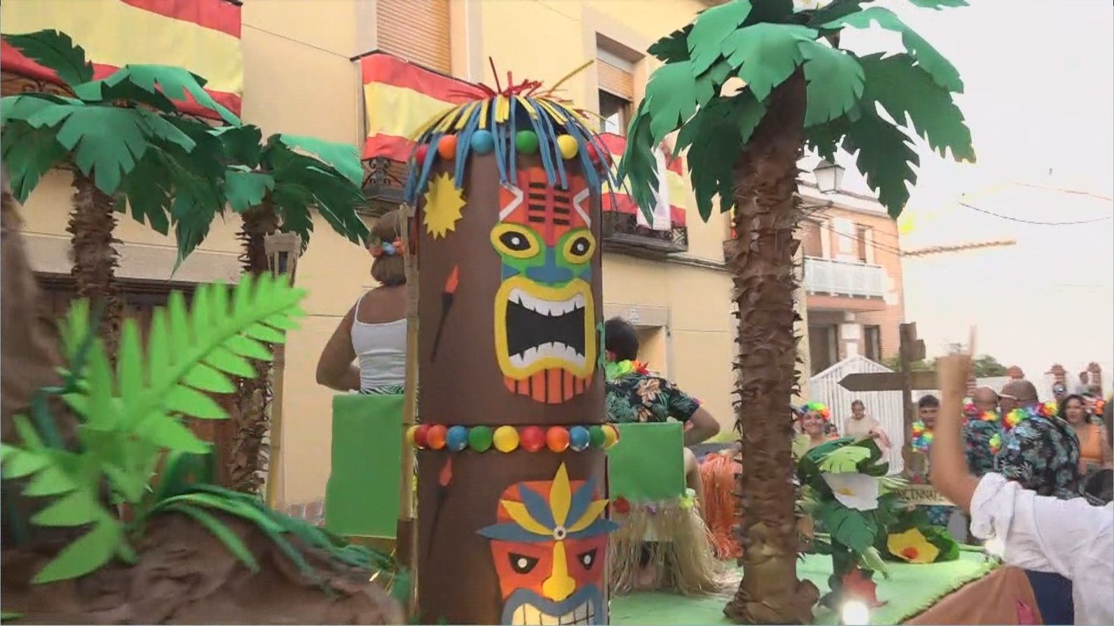 Asistimos al desfile de carrozas por las fiestas de Morata de Tajuña