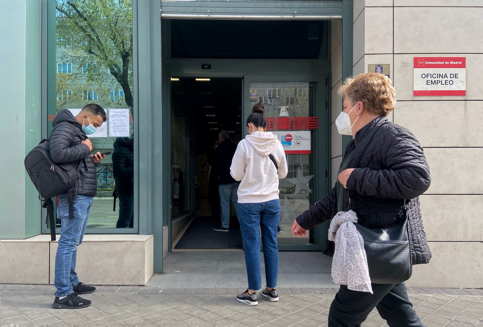 Exterior de una oficina del SEPE en Madrid