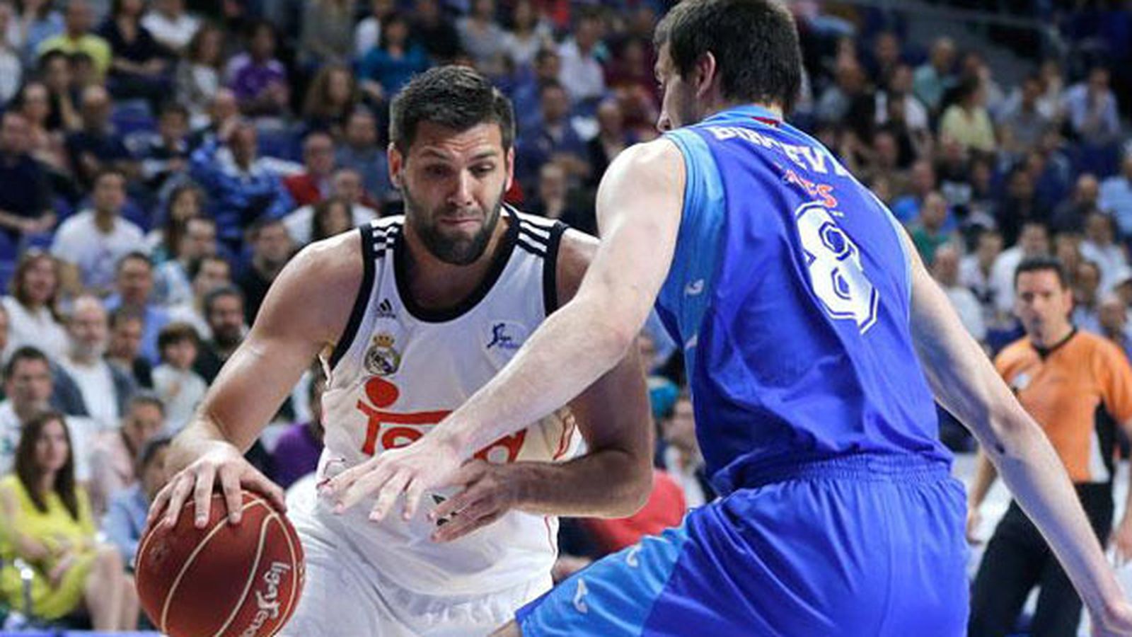 Felipe Reyes ante Estudiantes