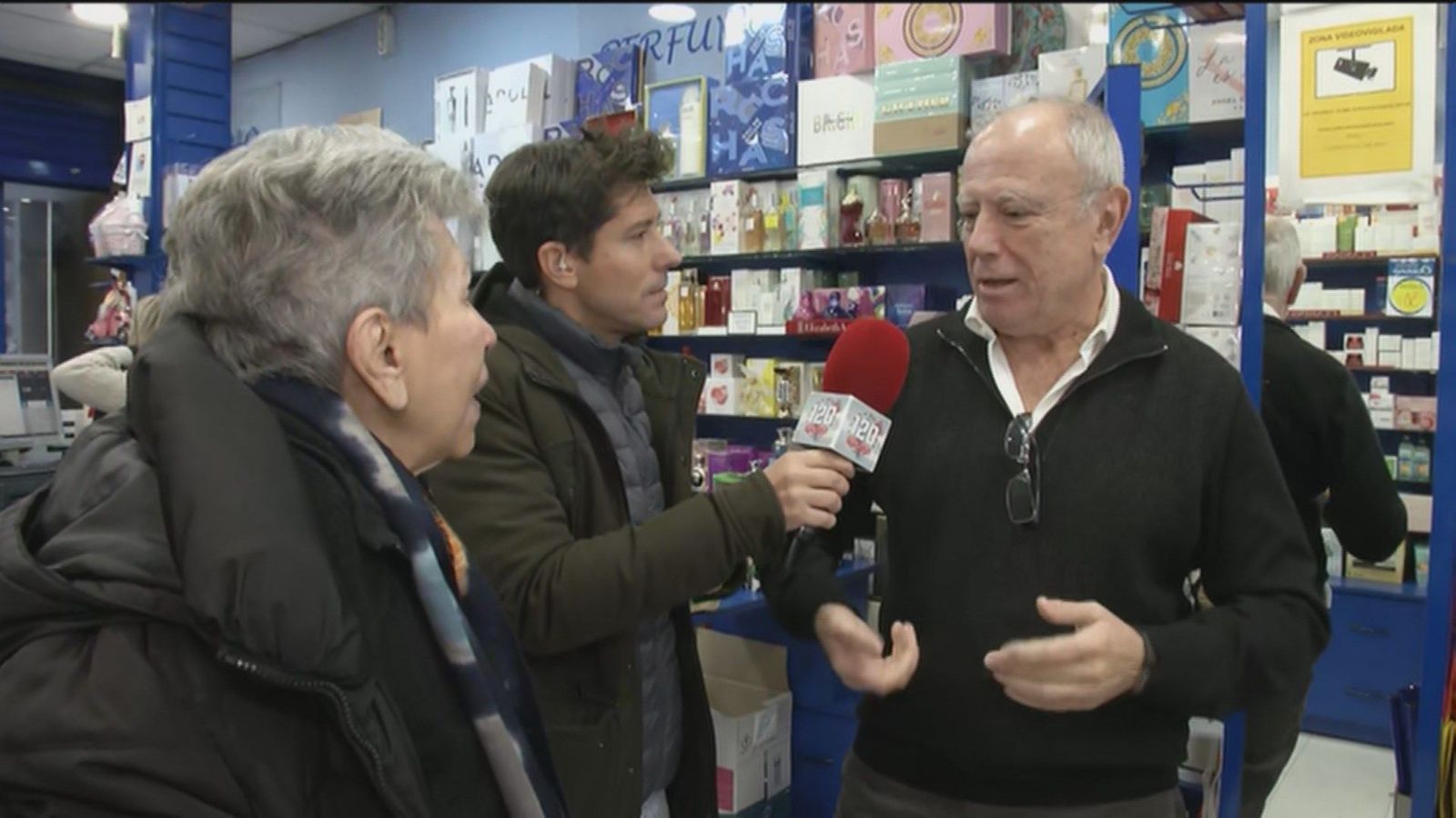 Mayores solos en Navidad: el Ayuntamiento promueve una iniciativa para ofrecerles compañía y apoyo