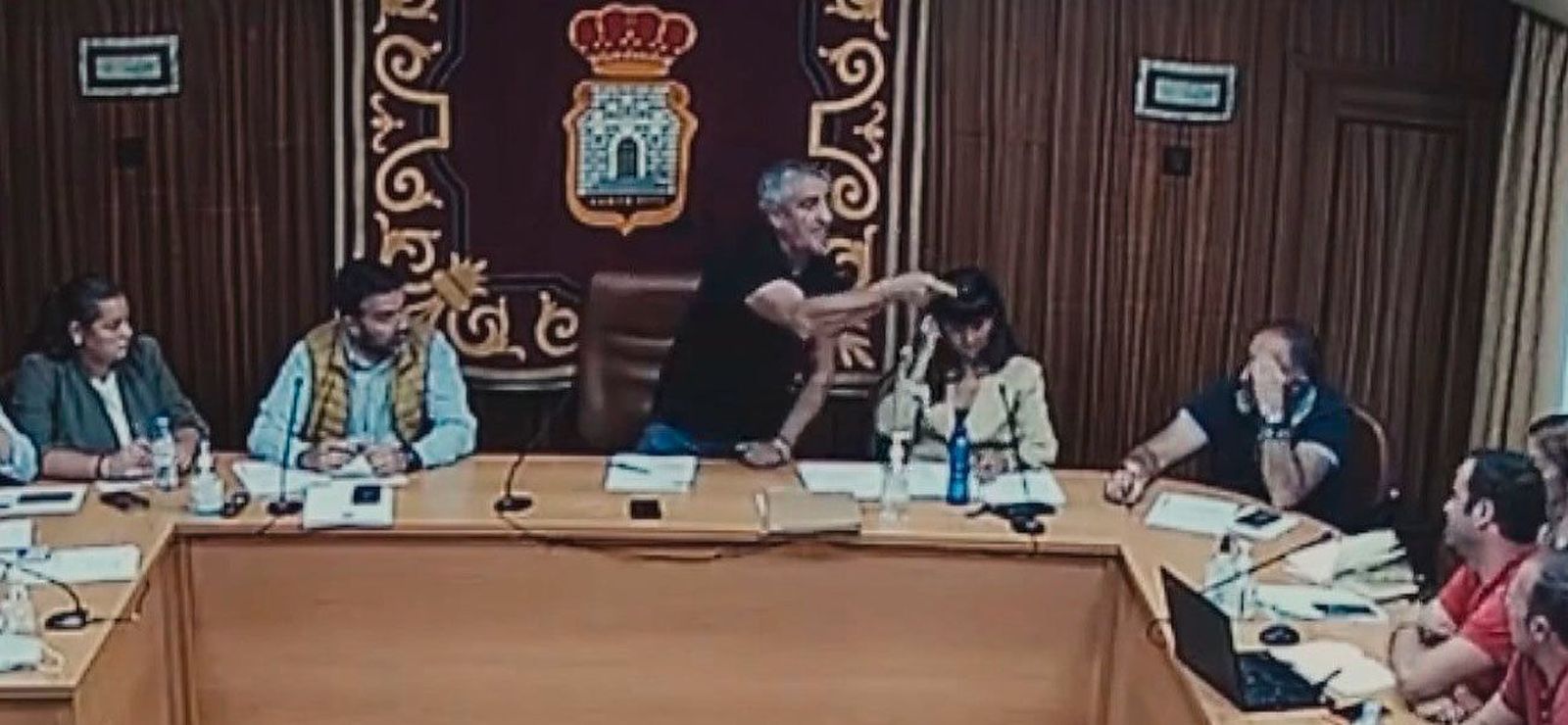 Bronca en el pleno municipal de Campo Real