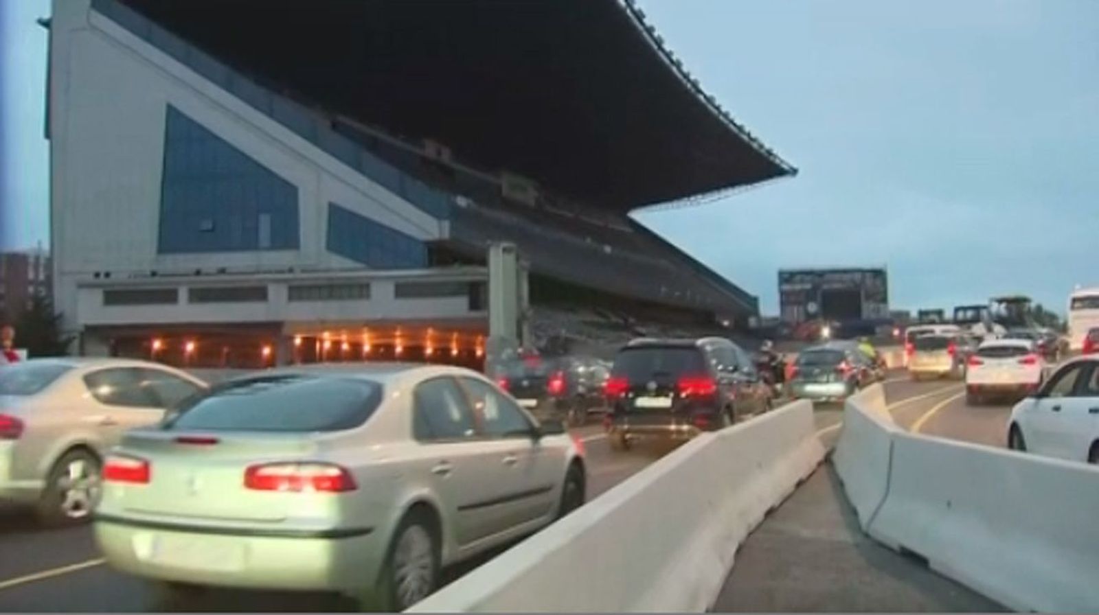 Atascos habituales en el primer día laborable con desvíos en la M-30 a su paso por el Calderón