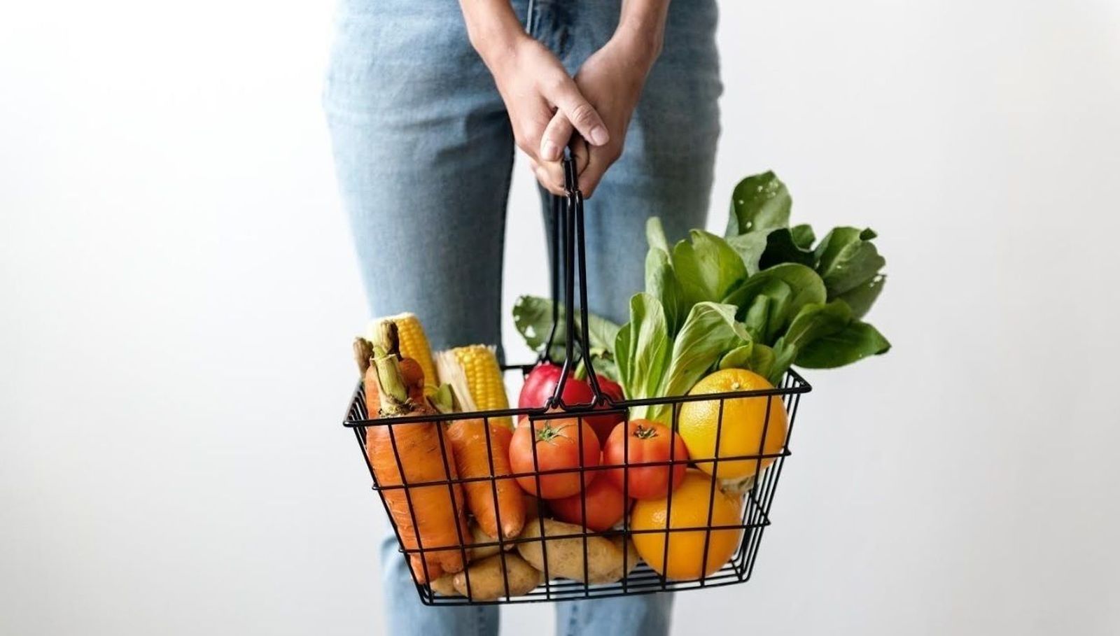 La CNMC concluye que los supermercados trasladaron la rebaja del IVA al precio de los alimentos