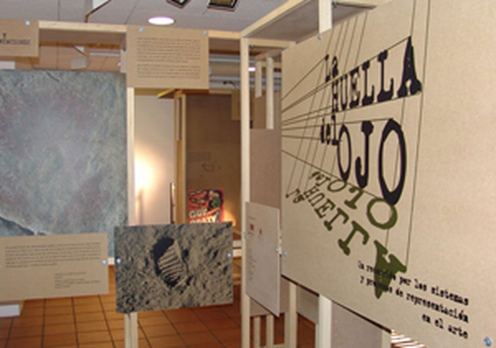 Artilugios como la ventana de Leonardo o la cámara de espejo cónvaco se exhiben en 'La huella del ojo' en Horcajuelo