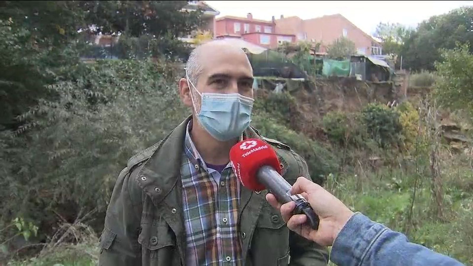 Los vecinos de Arroyomolinos piden que se canalice la corriente del arroyo de la Arroyada para evitar inundaciones