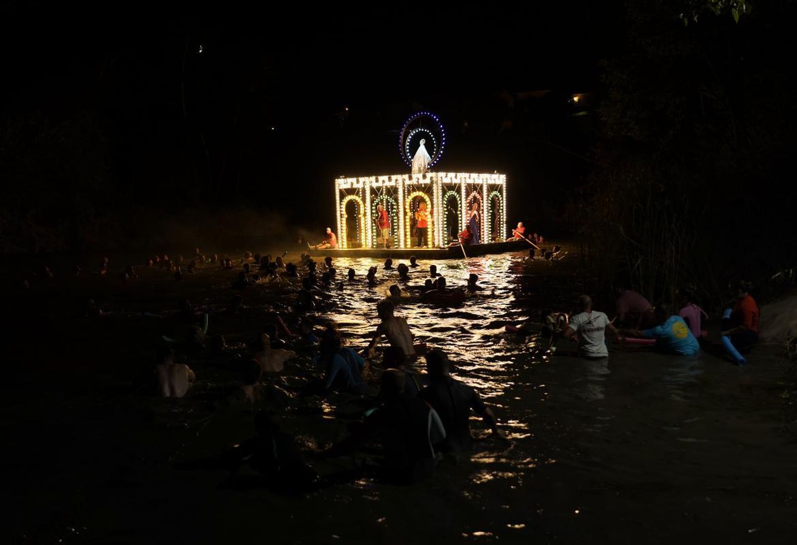 Celebración de la Embarcación de la Virgen de la Alarilla, en Fuentidueña de Tajo