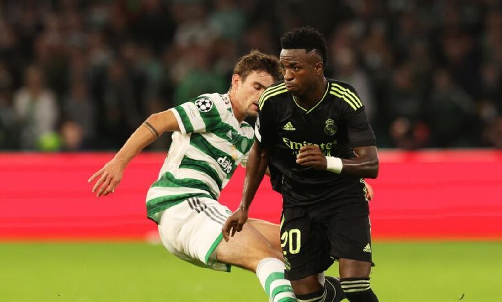 Vinicius ante el Celtic
