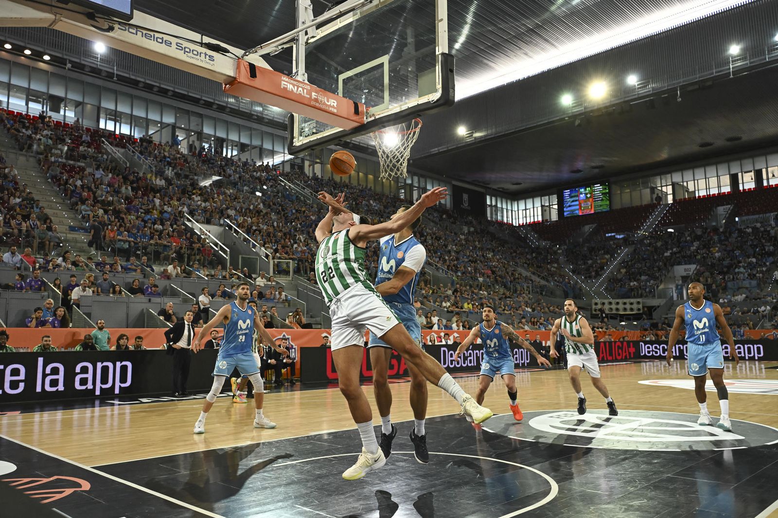 Semifinal de la Final Four de ascenso a Liga Endesa entre Estudiantes y Betis en la Caja Mágica, en Madrid