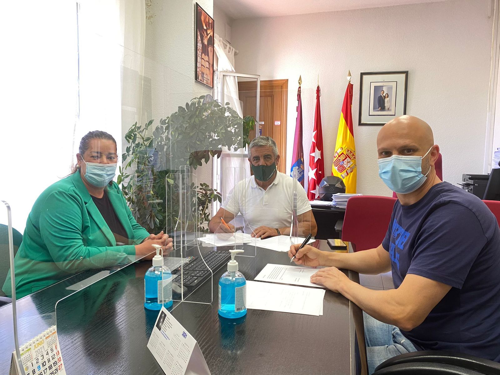 Firma del convenio entre Campo Real y SuresTEA