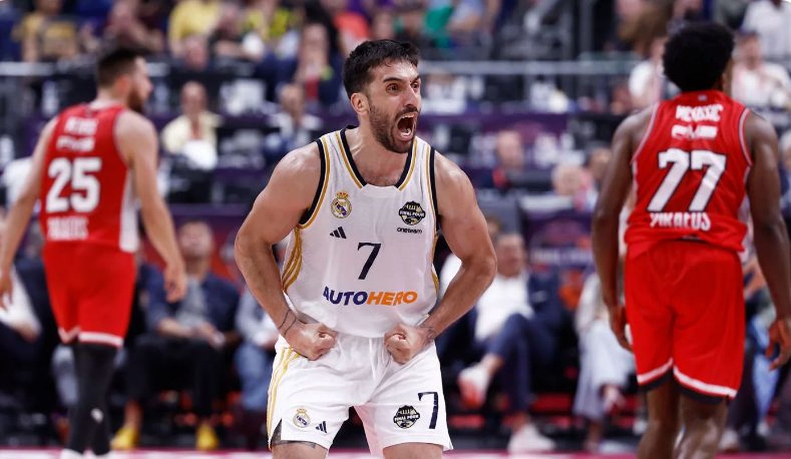 Campazzo ante el Olympiakos