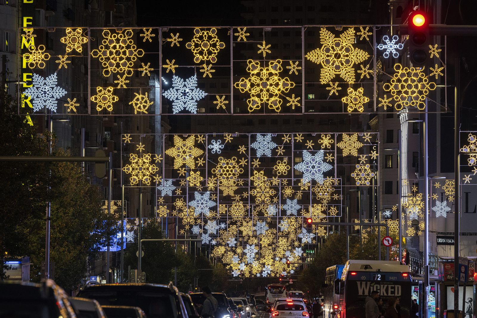 Alumbrado navideño en la Gran Vía de Madrid