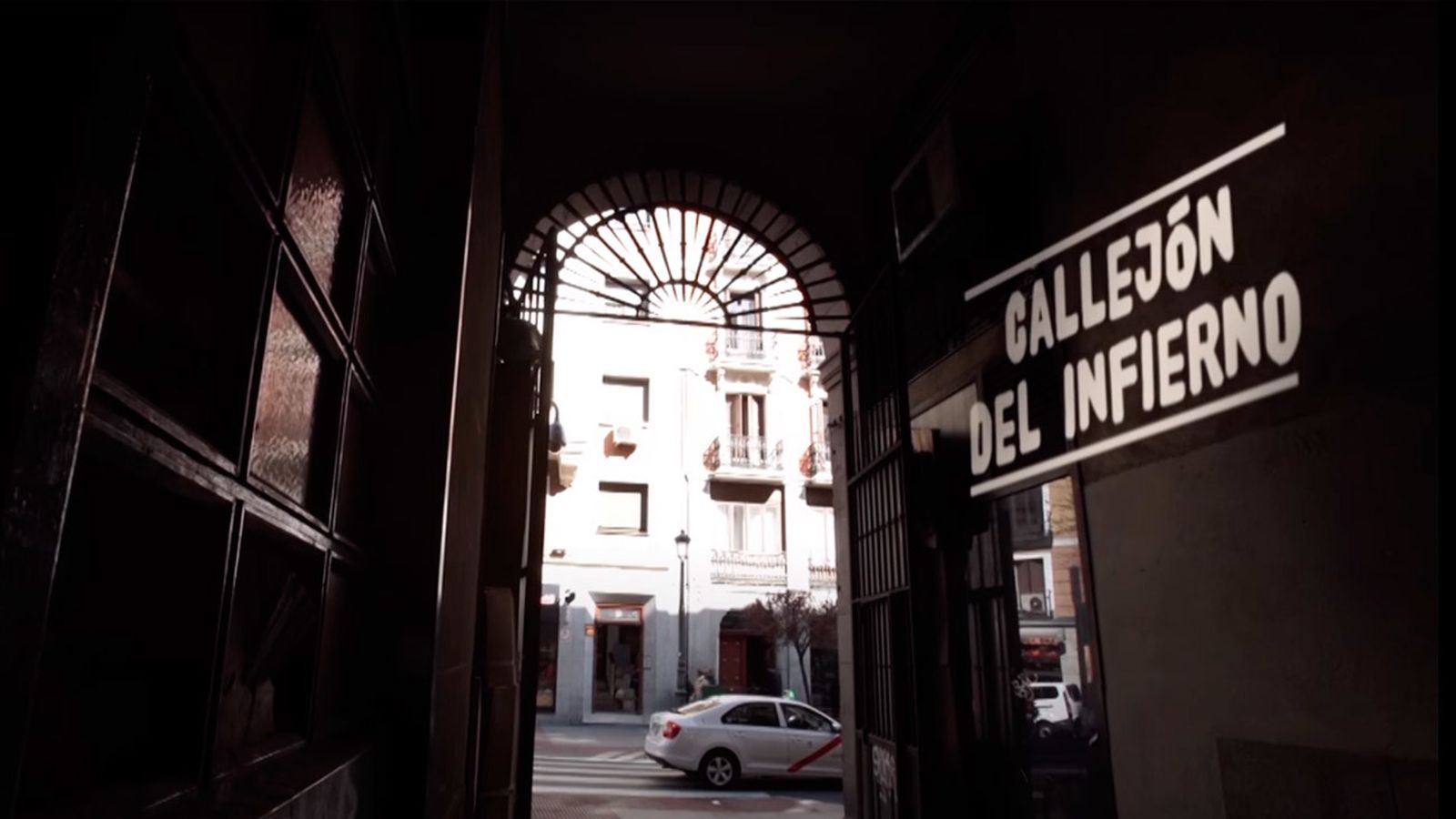 Callejón del Infierno de la Plaza Mayor de Madrid