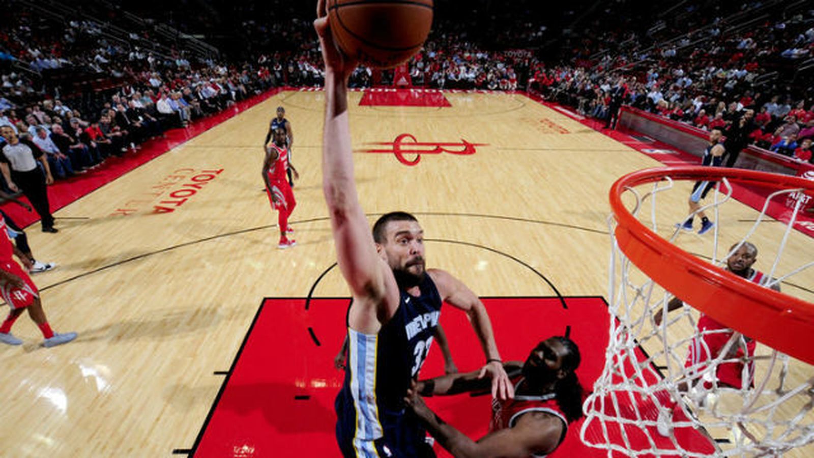 Marc Gasol ante los Houston Rockets