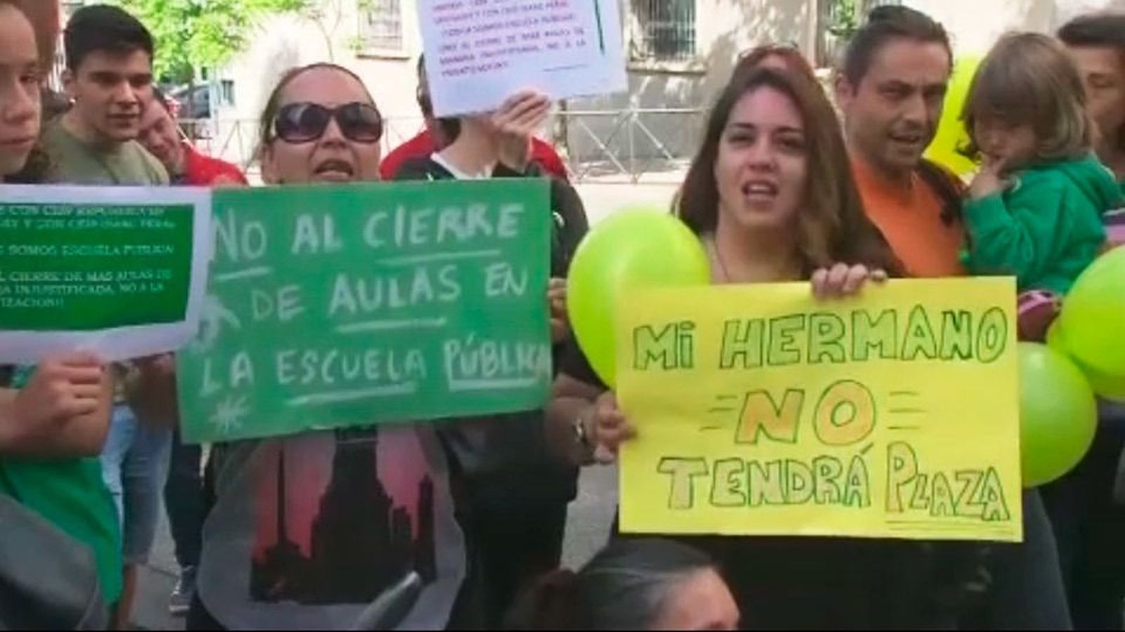 Indignación por el cierre de aulas en un colegio público