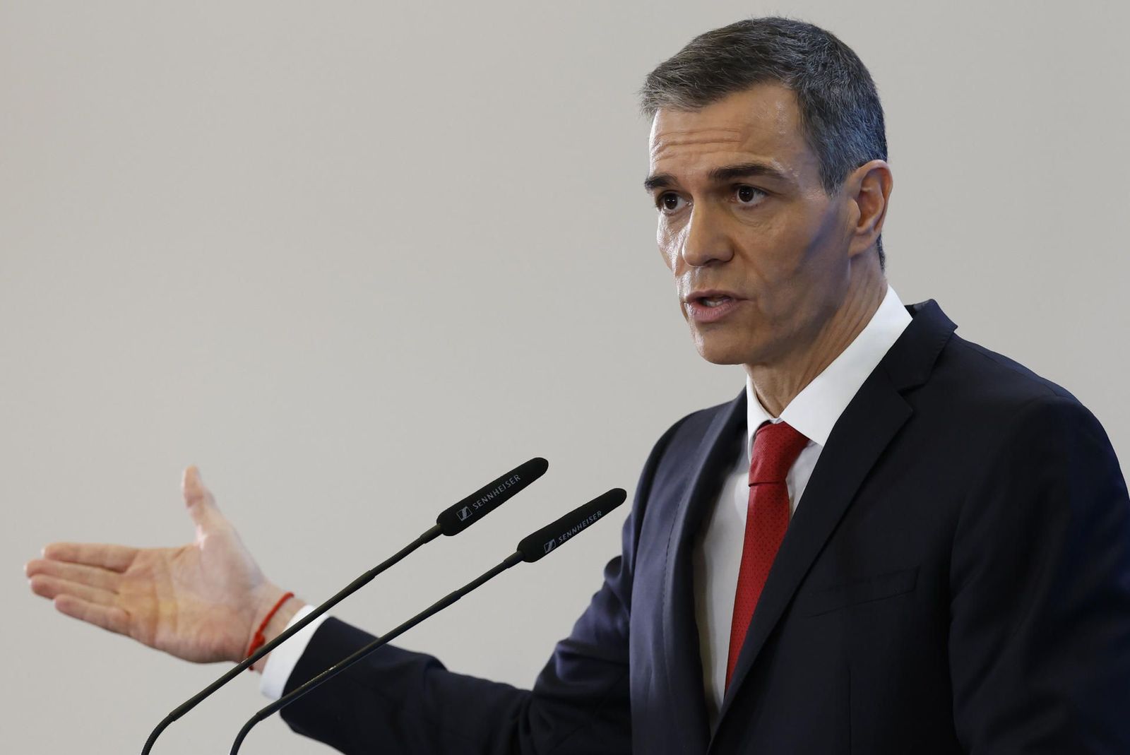 Sánchez anuncia un abono transporte único en toda España por 60 euros al mes