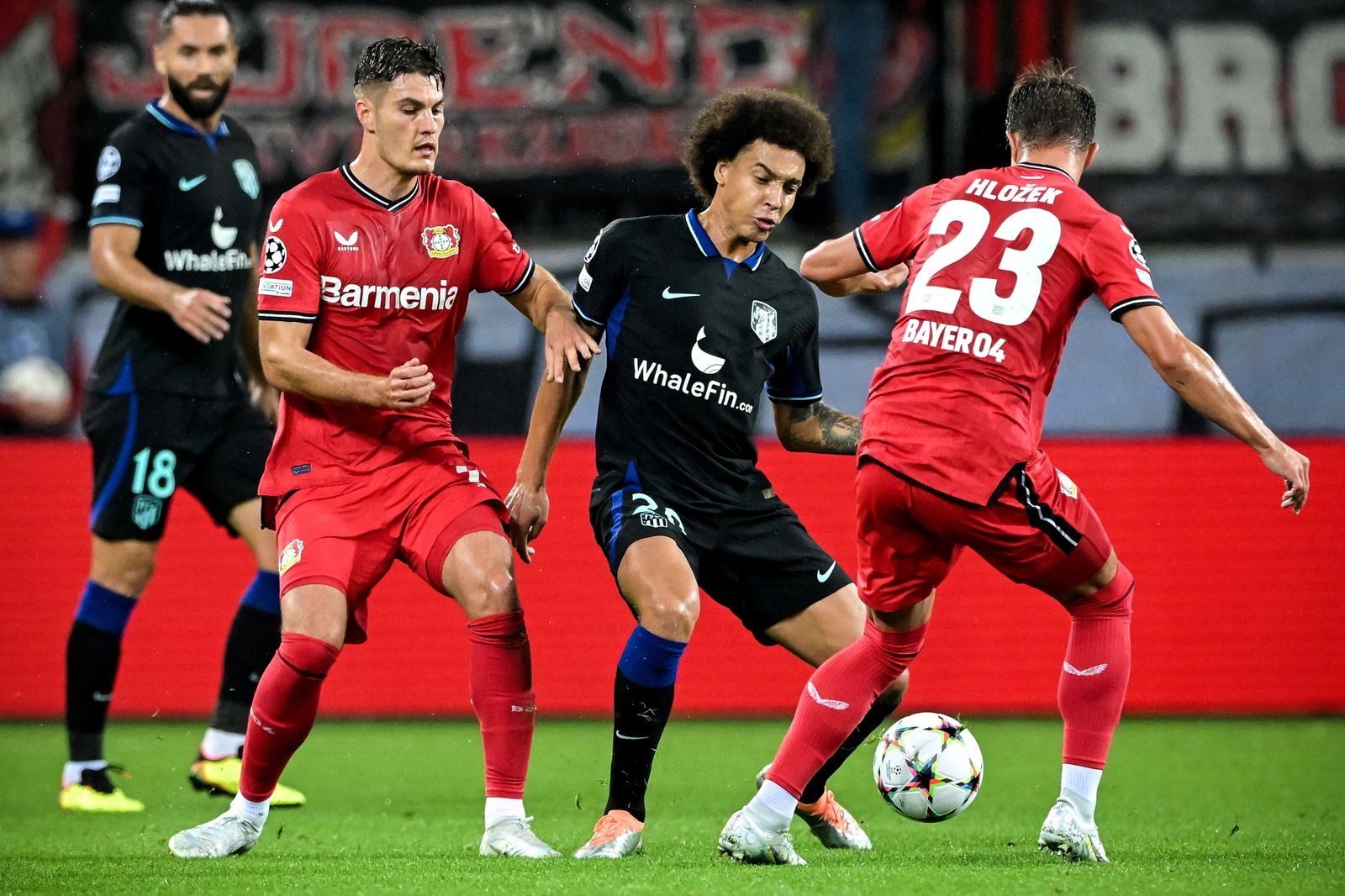Witsel durante el encuentro ante el Bayer Leverkusen
