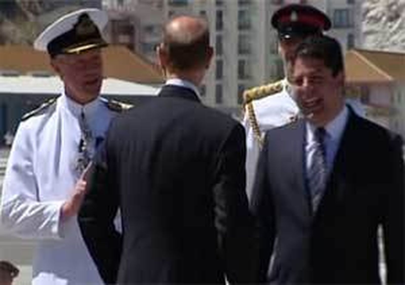 El príncipe Eduardo visita las instalaciones de la Armada en Gibraltar