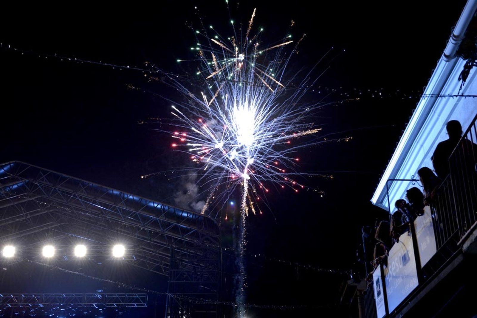 Fuegos artificiales en unas pasadas fiestas de Valdemoro
