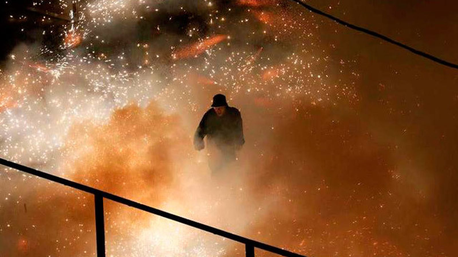 La Nit de l'Albà de Elche deja 46 atendidos  por heridas leves, 8 menos que en 2015