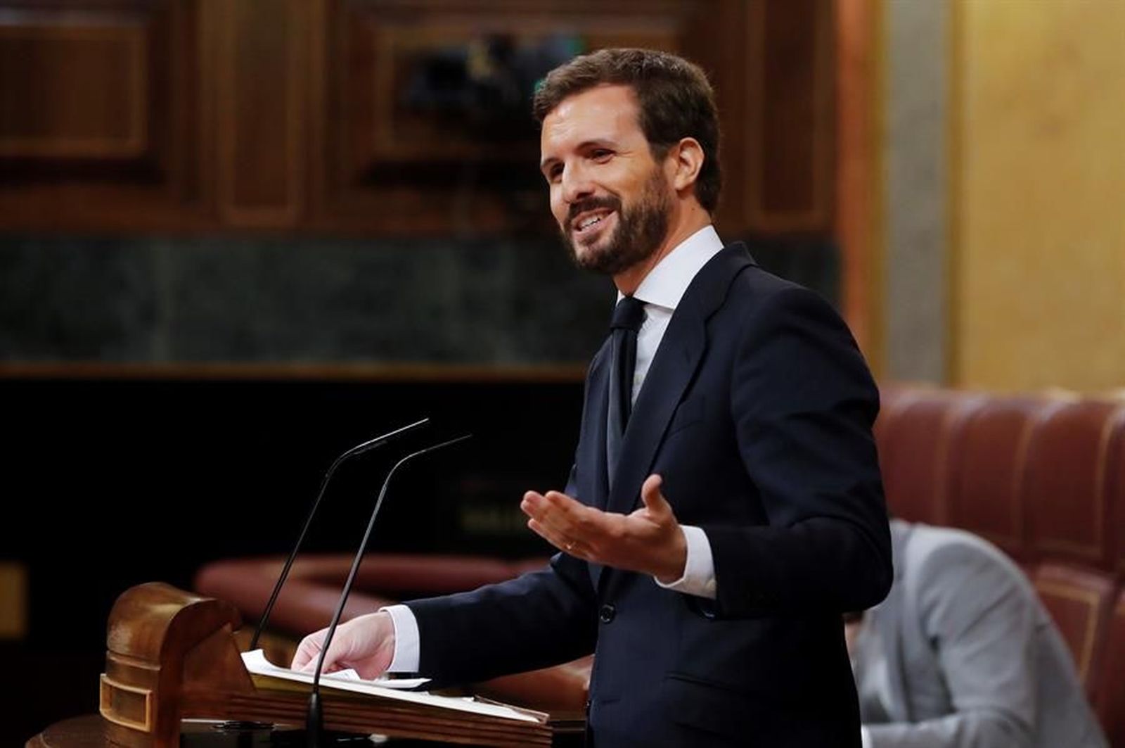PP y Vox censuran la hipocresía de Iglesias por criticar los escraches y apoyarlos cuando se los hacían a los demás