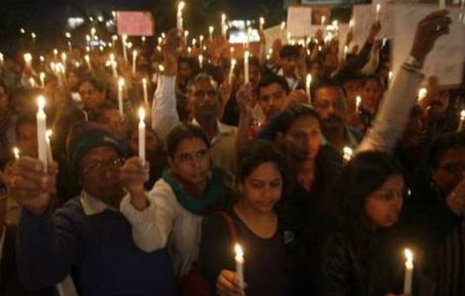 Aparece muerto en su celda el cabecilla de violación que indignó a la India