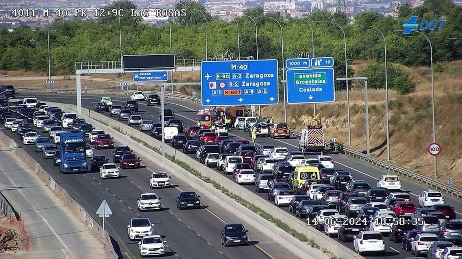 Atasco en la M-40 en sentido A-2 por un accidente