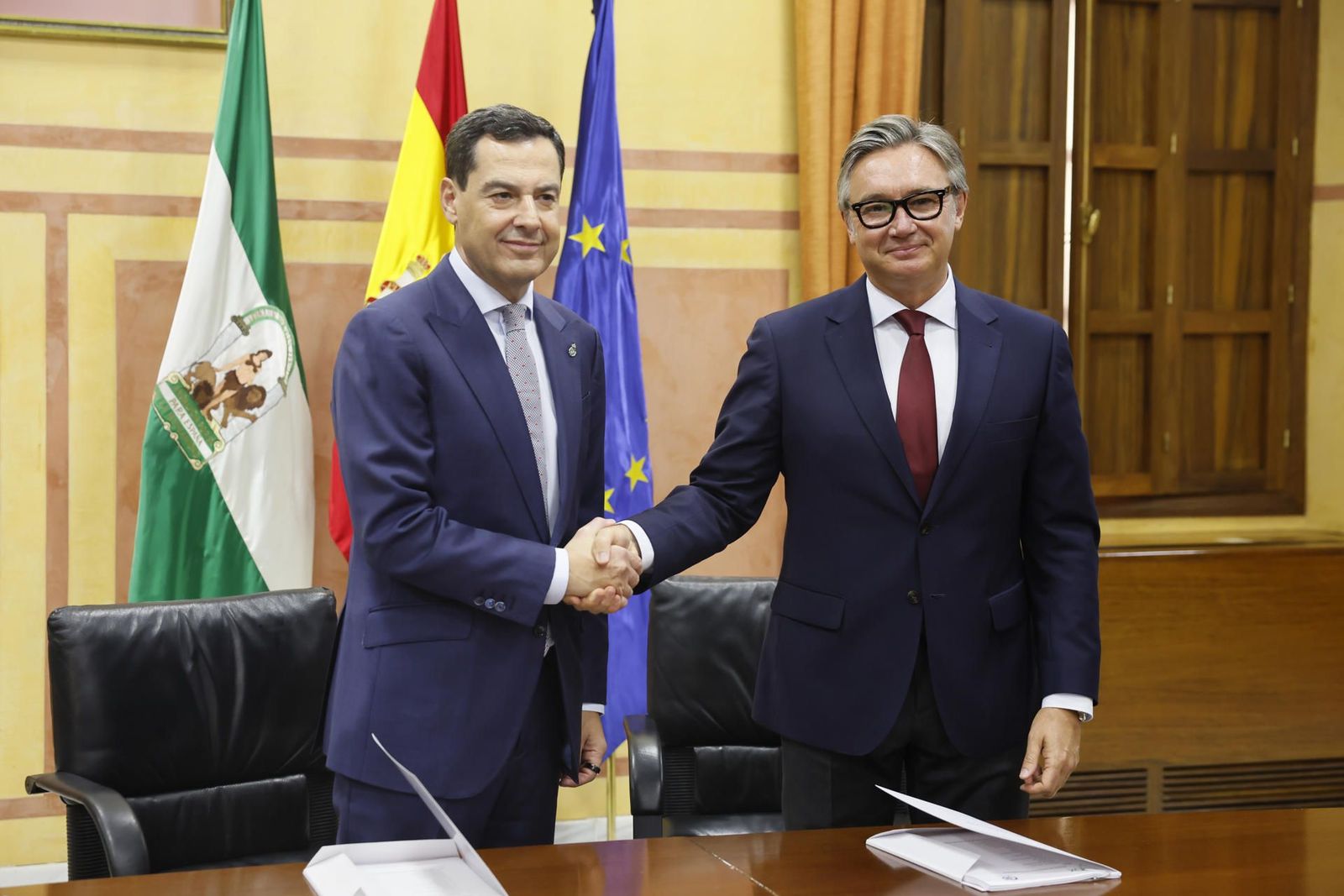 Juanma Moreno, investido presidente de Andalucía en segunda votación