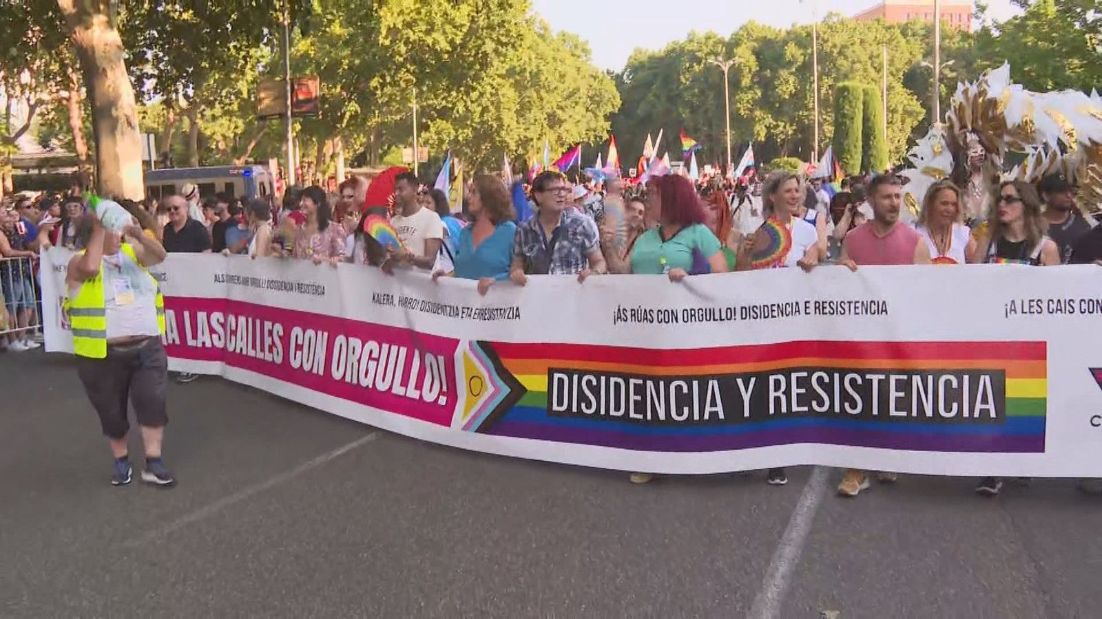 Madrid se tiñe de color para pedir igualdad total y refuerzo de los derechos LGTBI